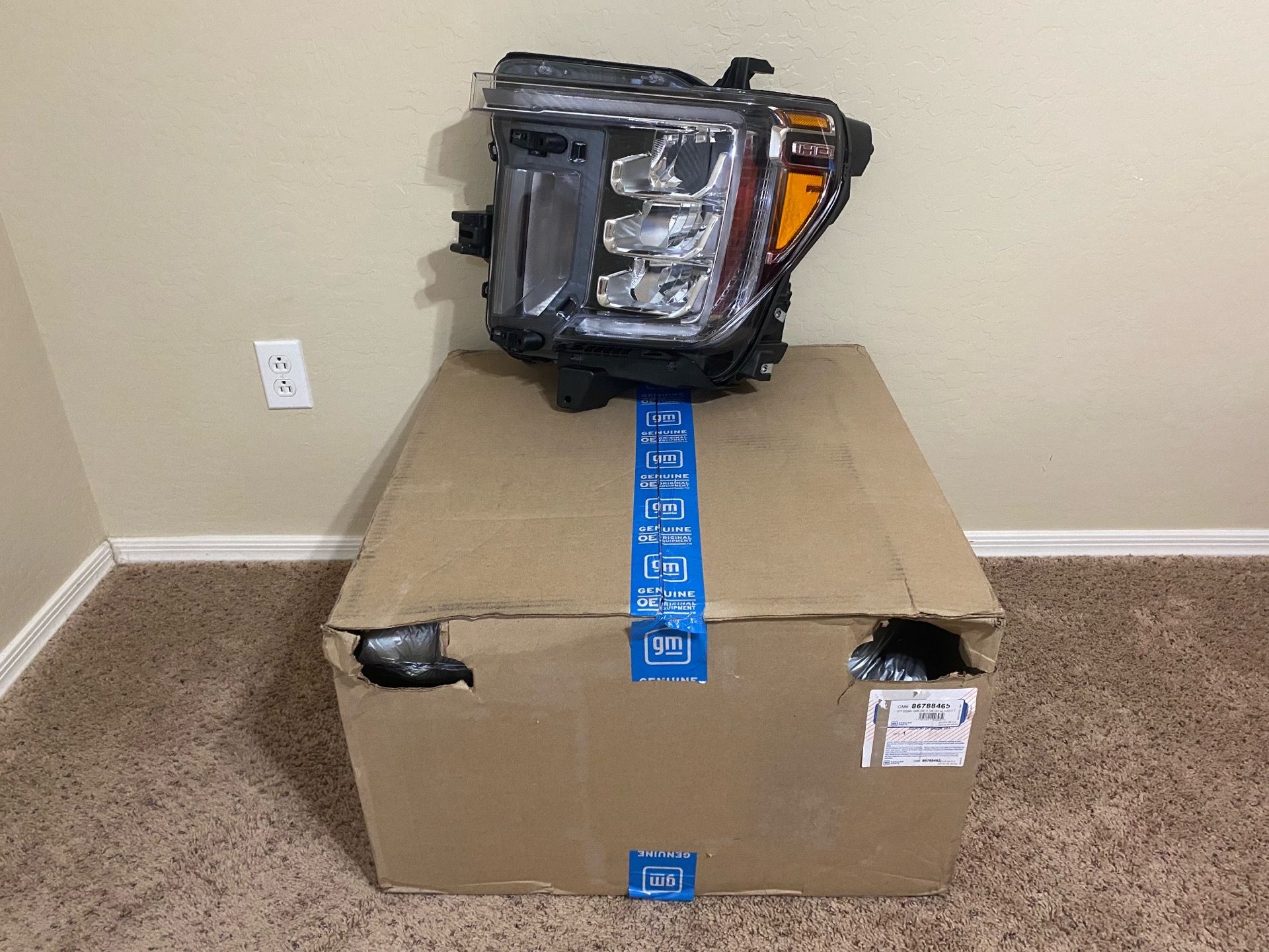 Brand New Factory OEM 2020-2023 GMC Sierra 2(contact info removed) HD Left Driver Side Headlight NIB