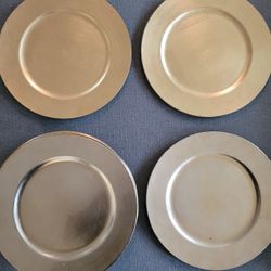 17 Plastic Gold Plates