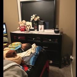 Bed Frame And Mirror Dresser