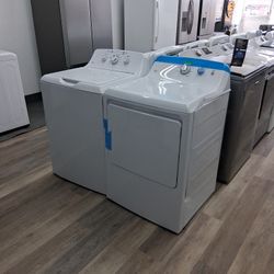 GE BRAND NEW OPEN BOX TOP LOAD WASHER AND GAS DRYER HAS SOME MINOR COSMETIC DEFECTS WARRANTY INCLUDED