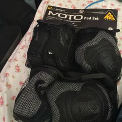 Knee Pat Moto Set