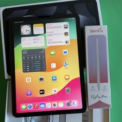 Apple iPad Air 5th Generation (M1 Chip) 256gb with Box, Pen And Keyboard