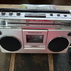 ION BOOMBOX DELUXE Radio, Tape, Aux, BT, USB/SD Music Player