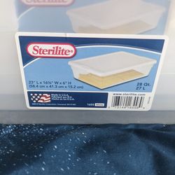 Sterilite 28 QT Plastic Storage Bins with Lids (X6)