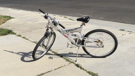 Lugano DSX 001 Dual Suspension Mountain Bike with 26” Wheels - New tires, tube, brake cable