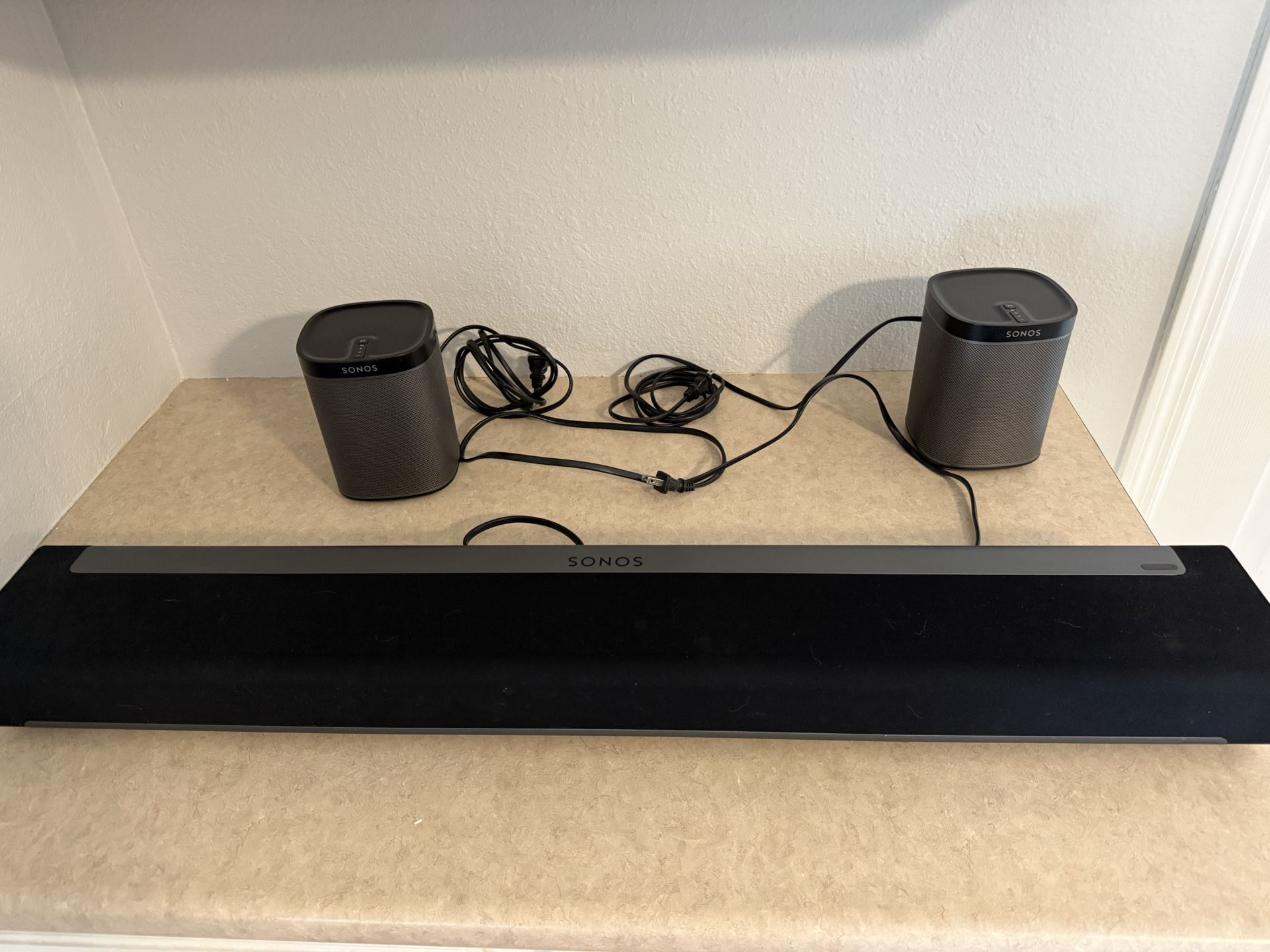 Sonos Soundbar And Surrounds