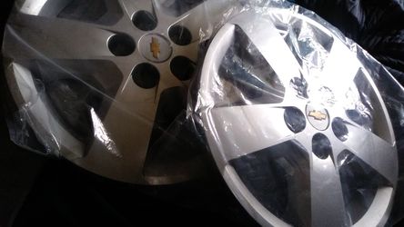 2 chevy hub caps