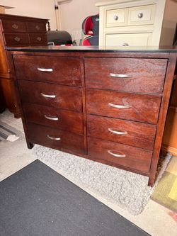 Dresser