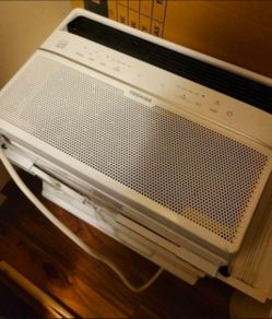 Toshiba Air Conditioner with remote!