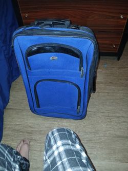 U.S. Traveler Rio Lightweight Softside Rolling Carry-on Suitcase, 2-Wheel Single, Royal Blue