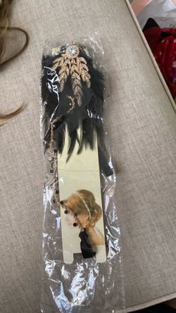 Halloween head piece feather