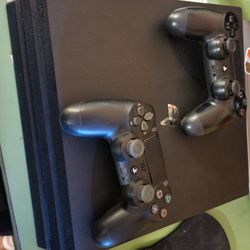 PS4 PRO, 2  Controllers, With 2 Games