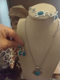 Aqua blue turtle necklace set