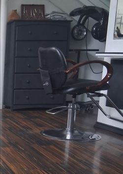 Salon chairs 6 of them....