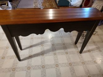 Cute Country Style Side Table.