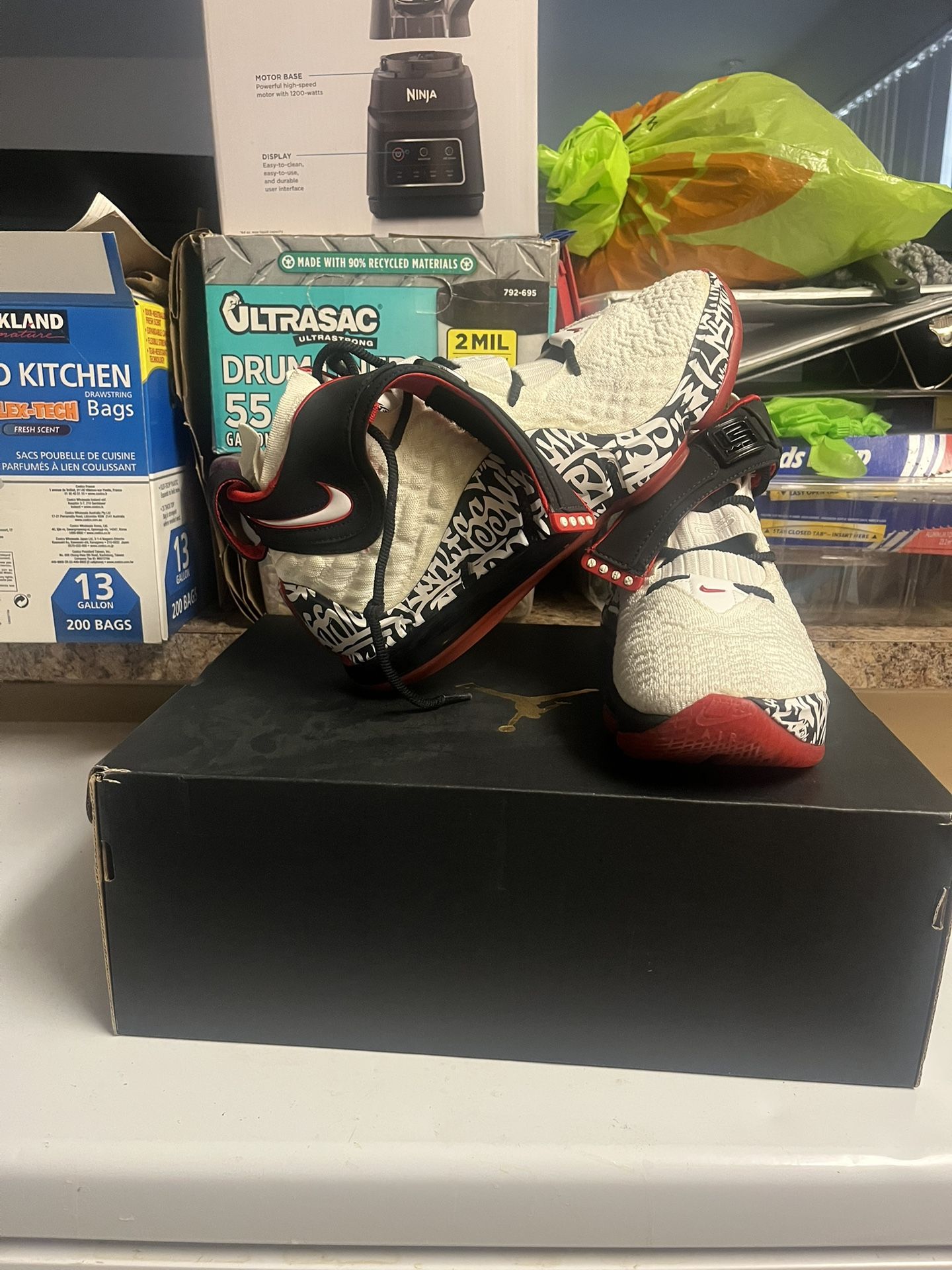 Nike LeBron 17 LeBron 4 Graffiti