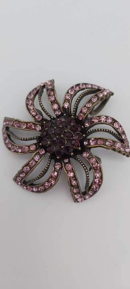 Gorgeous Vintage Brooch/ Pendant Costume Jewelry (No Markings)
