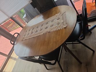 Dinng table