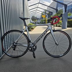 All-Carbon 17 lb. Scott Foil 15 Electronic Shifting Racing Bike 