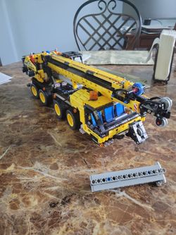 LEGO Technic: Mobile Crane (42108)