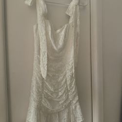 LACE SCRUNCH MINI DRESS