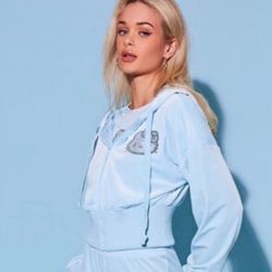 Hello Kitty and Friends x FOREVER 21 Crop Velour Hoodie Jacket Light Blue size L