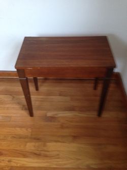 Piano bench