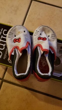 6c Hello Kitty Vans