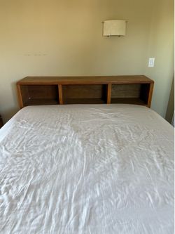 Oak Platform bed - Queen