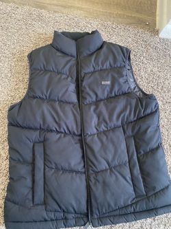 Hollister’s Mens Black Puffer Vest