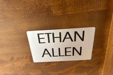 VINTAGE Ethan Allen- Classic Manor Queen Size