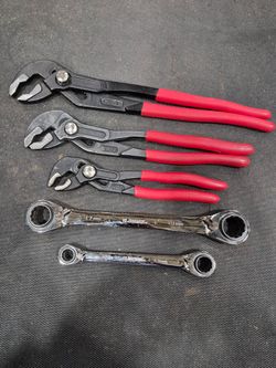 Pliers and metric quad ratchets