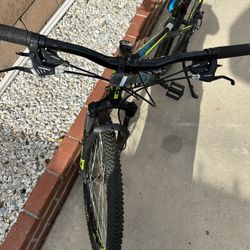 GT Mountain Bike 