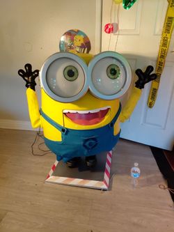 Life size Anamatronic Led dancing singing Minion 3.5ft