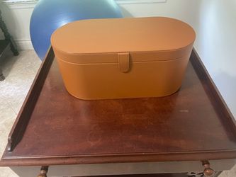 Dyson air wrap, leather case