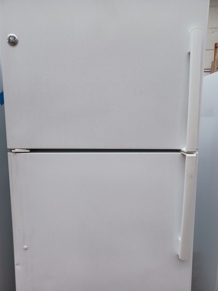 Refrigerator top Freezer