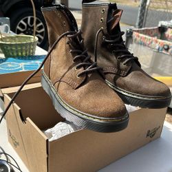 Dr. Martens size 8 M