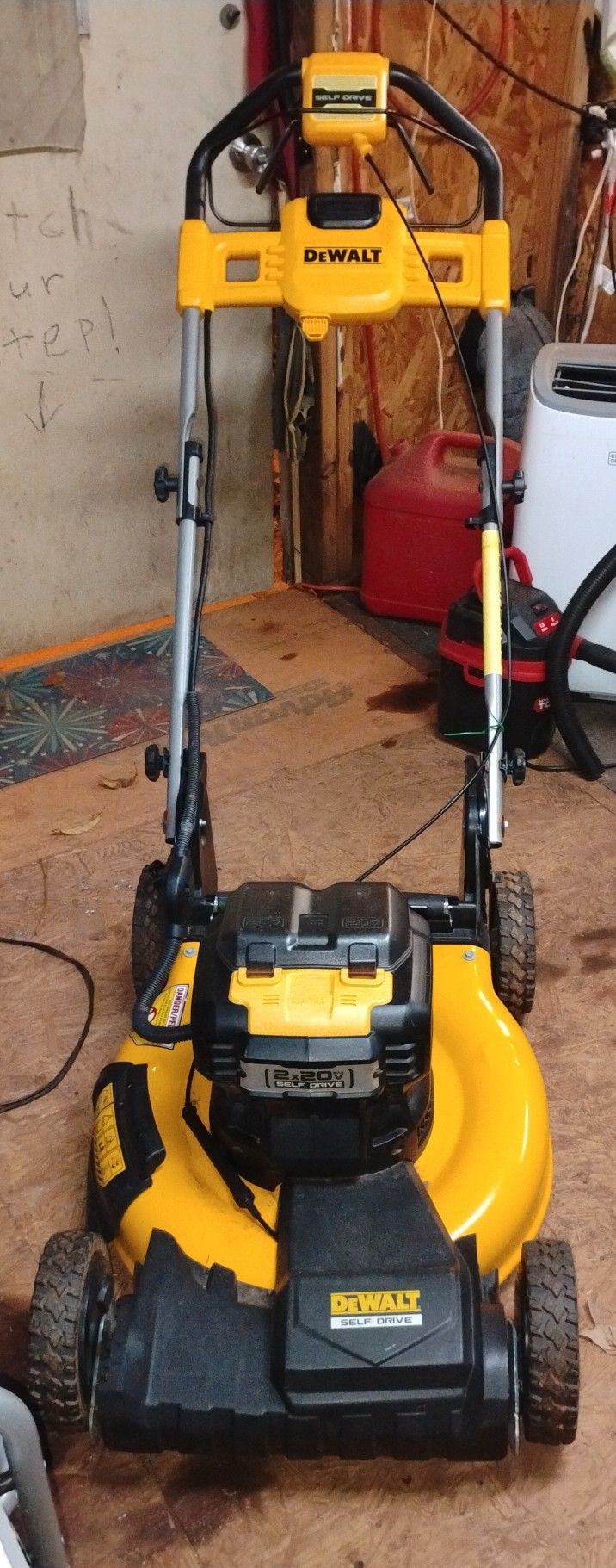 DEWALT
2x20V MAX 21 in. Cordless Battery Powered Push Lawn Mower 