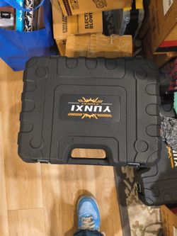 Yunxi Hard Tool Case with Latches