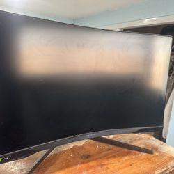 Samsung G7 Curved Gaming Monitor 