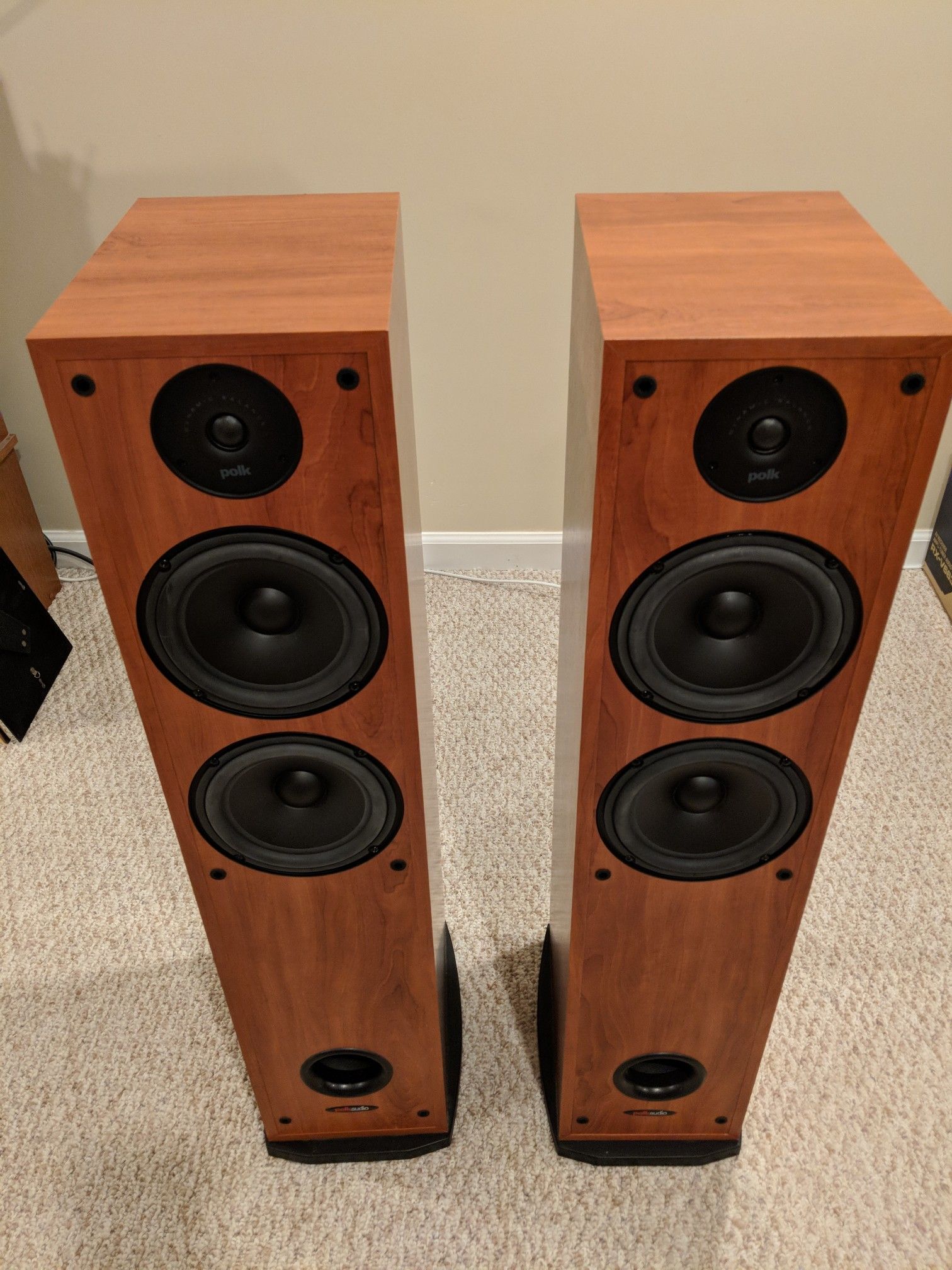 Polk Audio R50 Floorstanding Speakers - Cherry Fin