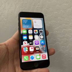 iPhone 7. Like New And Unlocked! No Tax