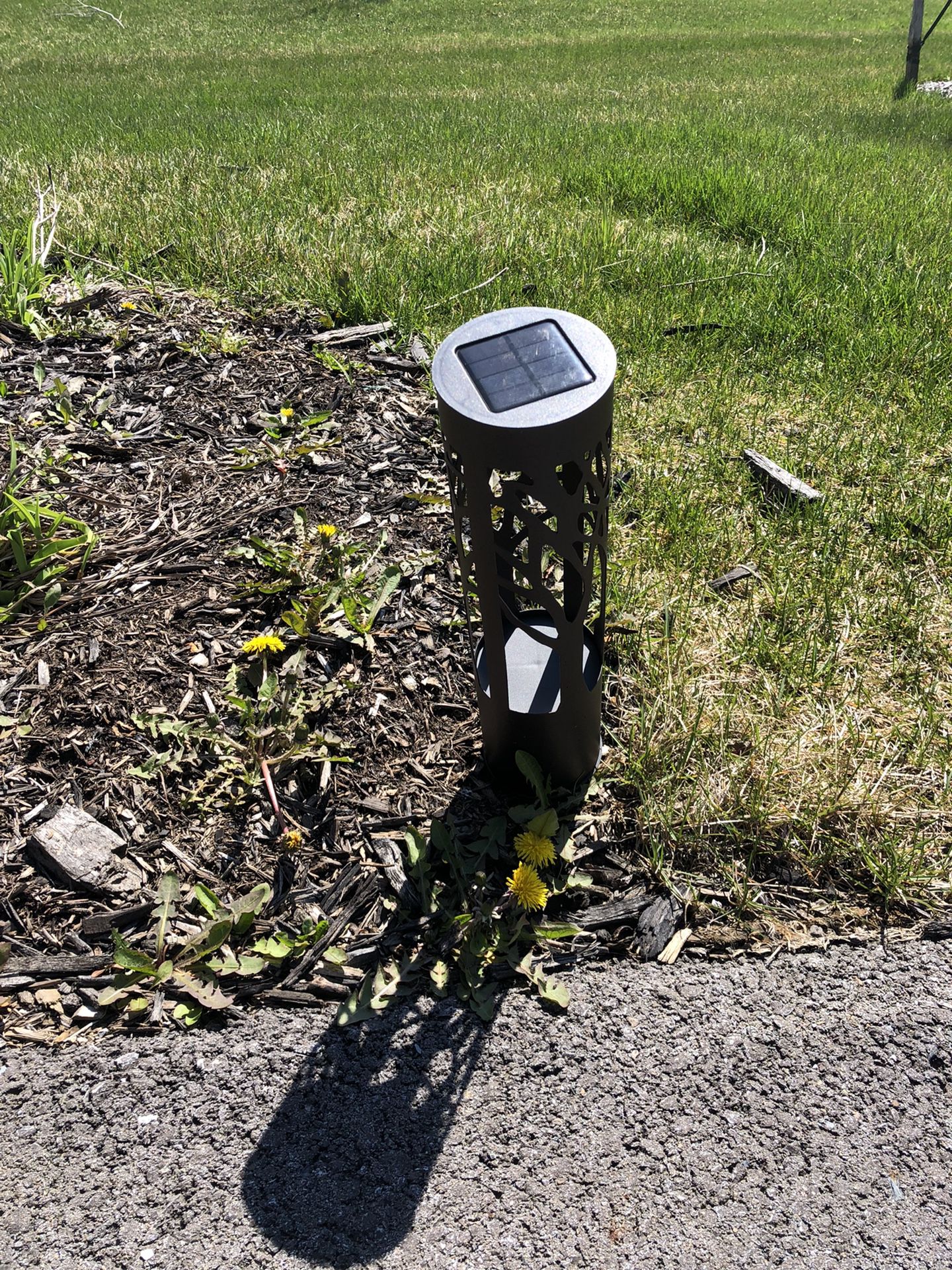 Solar LED Light For Yard And Driveway 