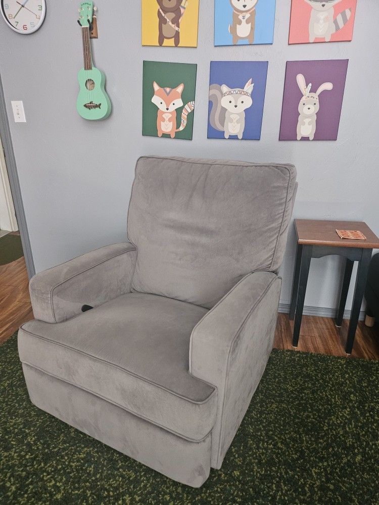 Swivel Glide Recliner 