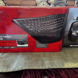 Microsoft Wireless Comfort Desktop 5000 Brand New Keyboard Mouse Etc