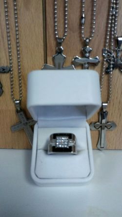 Brand new mens stainless steel Ring...size 11.