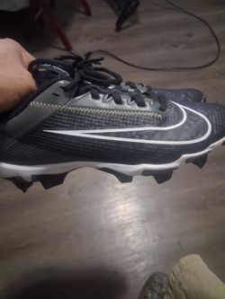 Size 5.5 boys football cleats