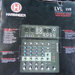 Harbinger LP9800 powered mixer for Sale in Federal Way, WA - OfferUp