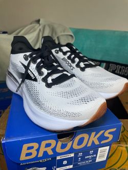 Brooks Adrenaline GTS 25 running shoes. Brand New! Size 8