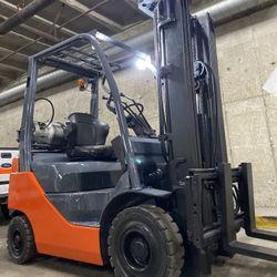 2020 TOYOTA M8 forklift PNEUMATIC TIRES for 